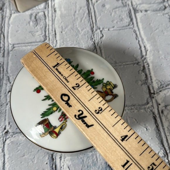 Vintage Fine Porcelain Round Candy Box with Christmas Tree Design Walmart - Picture 11 of 14